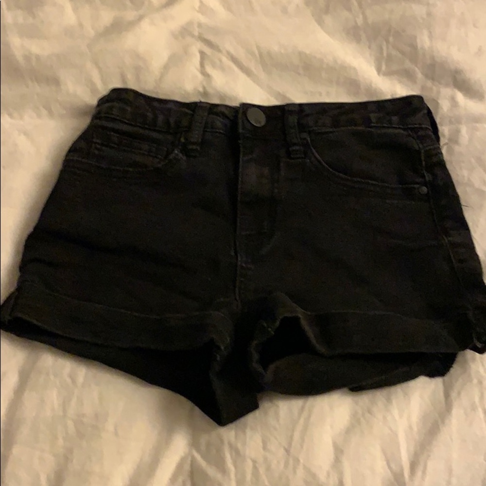 Tilly’s Black high rise shorts